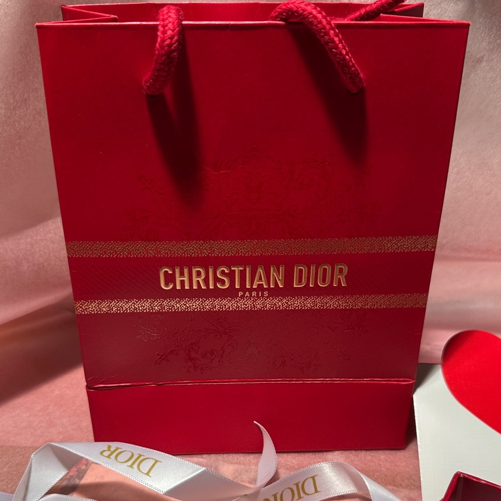 Dior Red Gift Bag with Gold Accents - Picture 2 of 11